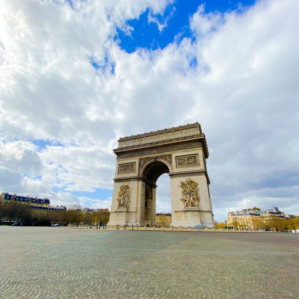 the arc of triumph in paris, france